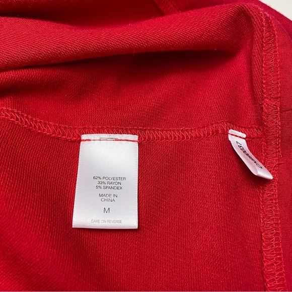 NWOT NY&C Red Cold Shoulder Graphic Tunic Beautiful 3/4 Sleeve Long Top Medium - Picture 6 of 8